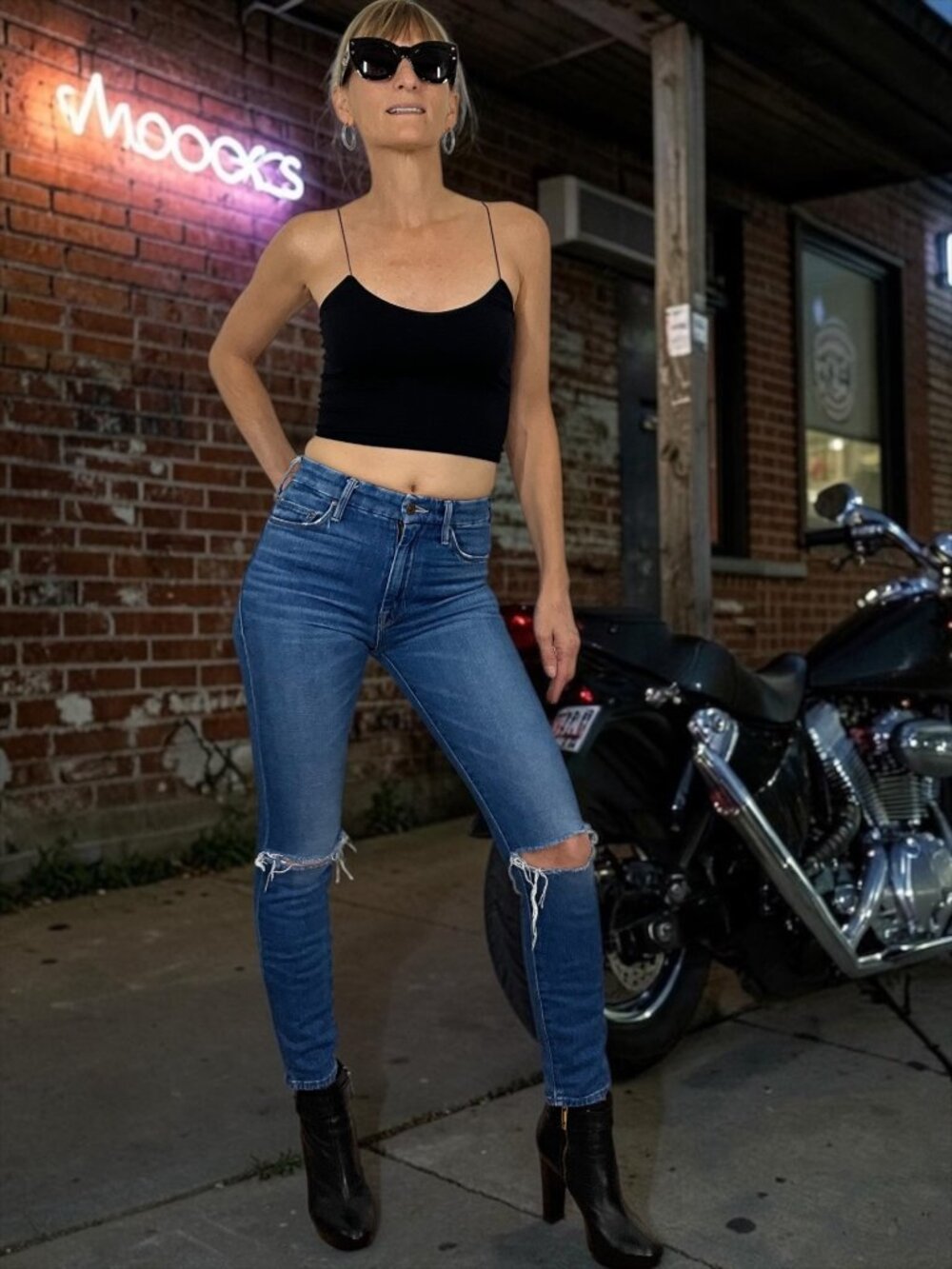 Mother High Waisted Looker Ankle Jean 24 Ripped Skinny